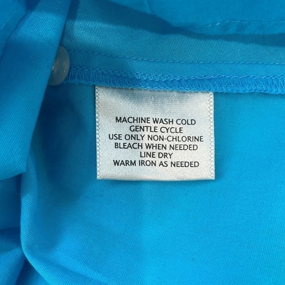 St. John’s Bay Blue Stretch Button Up - Picture 6 of 6